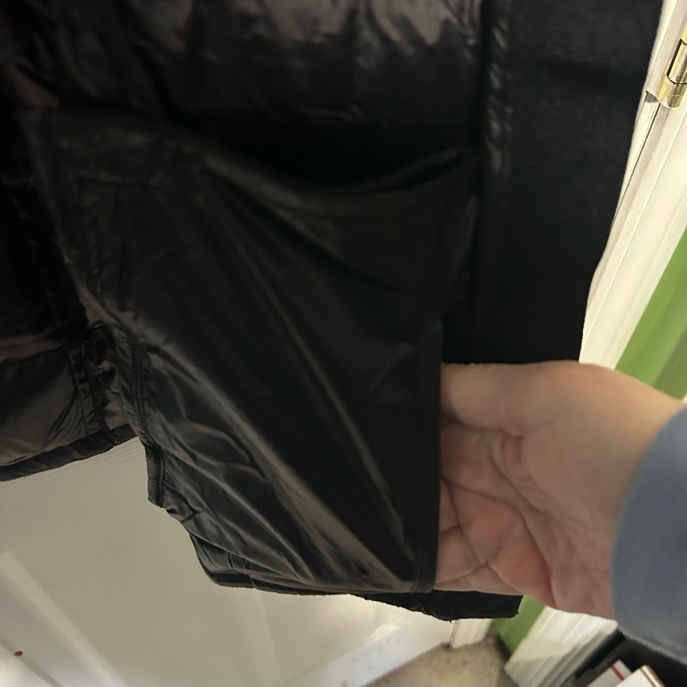 Athleta Banner Peak Down Vest in Black, Size XS. EUC Puffer, dual zipper. - Picture 12 of 15